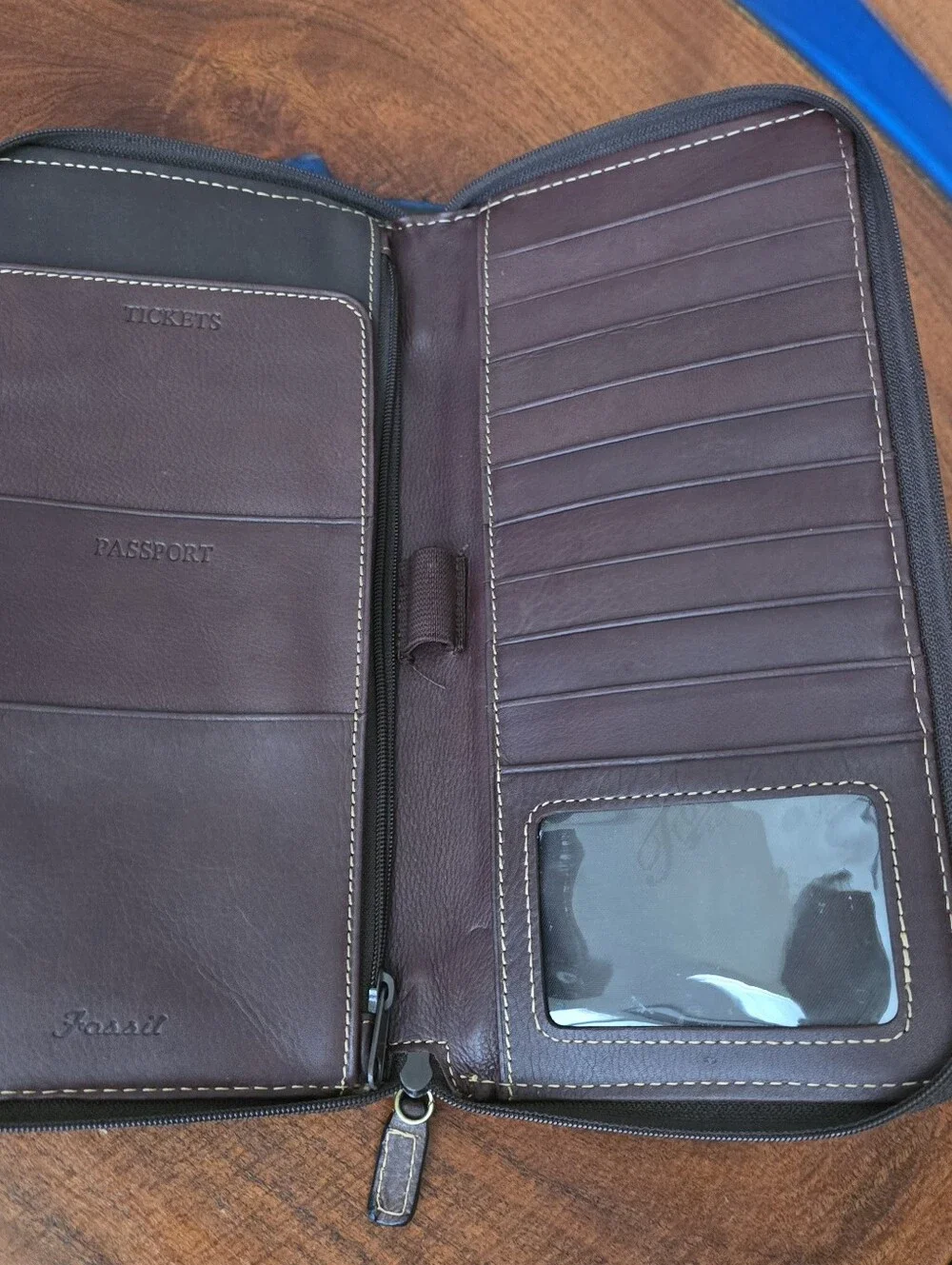 FOSSIL Men's Brown Leather Travel Zip Wallet Organizer Passport, Credit Cards,